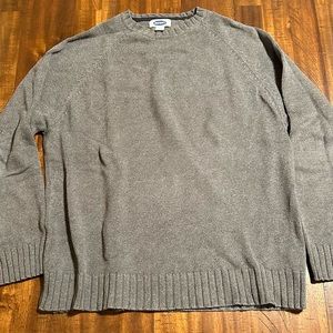 OLD NAVY CREWNECK SWEATER